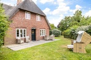 Property grounds - Seepferdchen - Großzügig Geschnittene Wohnung Über Zwei Ebenen (Sylt / OT Keitum)