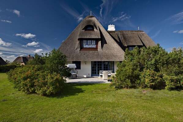 Exterior - Großzügige Parterrewohnung in 2. Reihe zum Wattenmeer und Ruhig Gelegen (Sylt / OT Keitum)