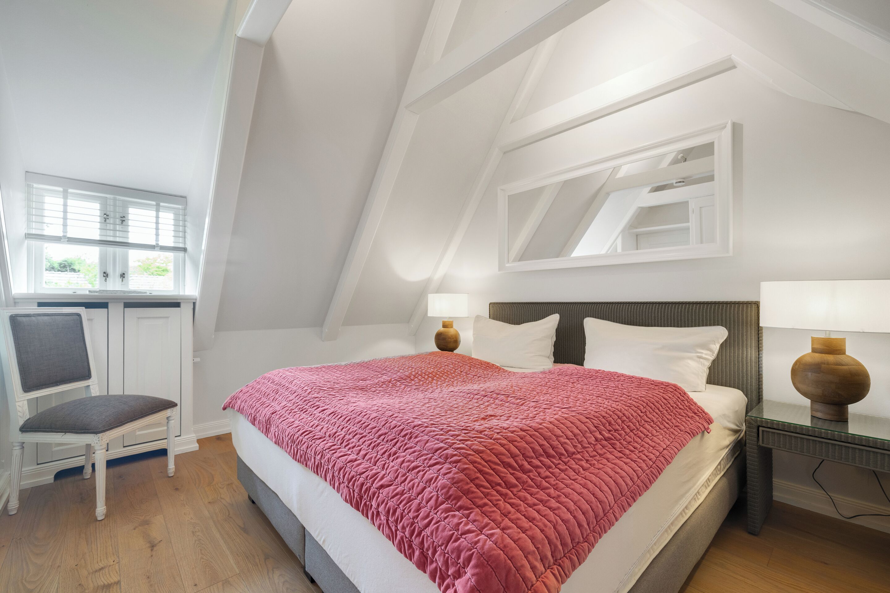 2 dormitorios, tabla de planchar con plancha, wifi gratis y ropa de cama