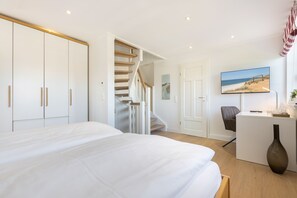 2 Schlafzimmer, Schreibtisch, Bügeleisen/Bügelbrett, kostenloses WLAN