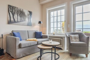 TV, fireplace, DVD player, stereo - Wattläufer - ein Ganz Besonderes Idyll für die Perfekte Erholung (Sylt / OT Keitum)