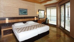 Deluxe Double Room | In-room safe, desk, laptop workspace, soundproofing - Art complex Anel (Sozopol)