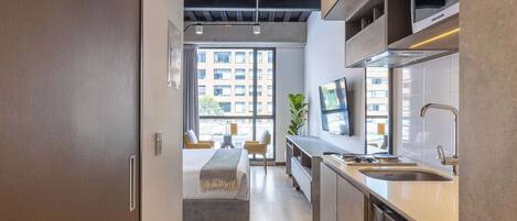 Desk, iron/ironing board, WiFi, bed sheets