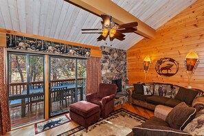 Télévision, cheminée