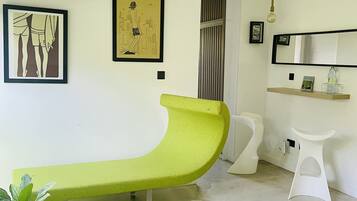 Design Double or Twin Room | 1 bedroom, in-room safe, individually decorated, individually furnished