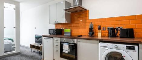 Fridge, microwave, oven, stovetop