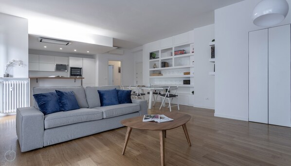 Smart TV 55 pollici con canali via cavo, TV
