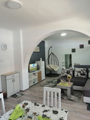 Center City Apartments-fully equipped with a terrace. 50m from the main street!