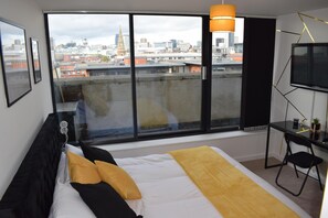 1 habitación, tabla de planchar con plancha, wifi gratis y ropa de cama