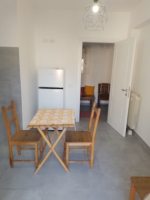Shared fridge, espresso maker, coffee/tea maker, electric kettle - Urban cosy rooms (Rome)