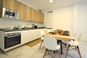 Fridge, microwave, oven, stovetop - Dolce Vista Mantovani Palace (Como)