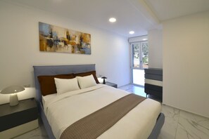 1 bedroom, iron/ironing board, WiFi, bed sheets - Dolce Vista Mantovani Palace (Como)