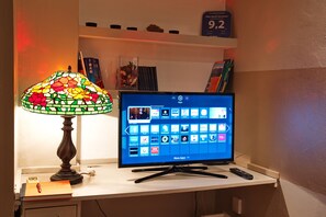 Apartamento, 2 quartos, sacada, vista para a cidade | Comodidades do quarto