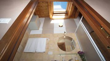 Apartment, 2 Bedrooms, Balcony, City View | Bathroom amenities | Toilet paper