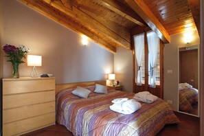 Appartement, 2 slaapkamers, balkon, uitzicht op de stad | 2 slaapkamers, geluiddichte muren