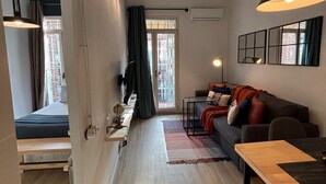 1 habitación, tabla de planchar con plancha, wifi gratis y ropa de cama 