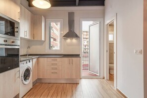 Interior - This cozy apartment is a guarantee of an unforgettable stay in Barcelona. Located in the Eixample, one of the most emblematic neighborhoods of Barcelona, close to bars, stores and restaurants, with a great connection, the metro is less than 2 minutes (Barcelona)