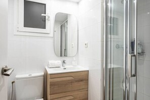 Asciugacapelli, asciugamani, shampoo