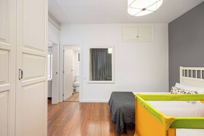 2 bedrooms, iron/ironing board, travel cot, free WiFi