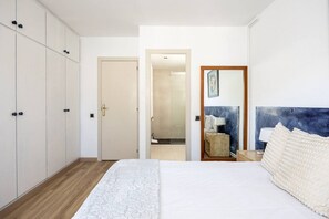 4 habitaciones, tabla de planchar con plancha y wifi gratis 