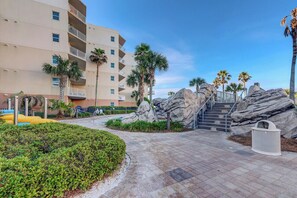 Property grounds - SALE: Vacay at Waterscape, Beachfront, 2 King Suites + Bunks, Pools, Lazy River (Fort Walton Beach)