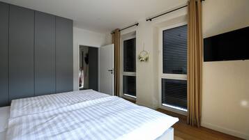 2 bedrooms, WiFi, bed sheets, wheelchair access