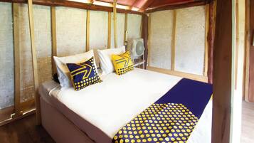 Economy Double Room | Bed sheets