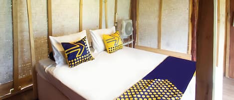 Economy Double Room | Bed sheets