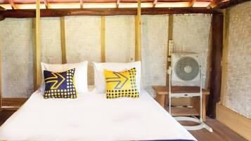 Economy Double Room | Bed sheets