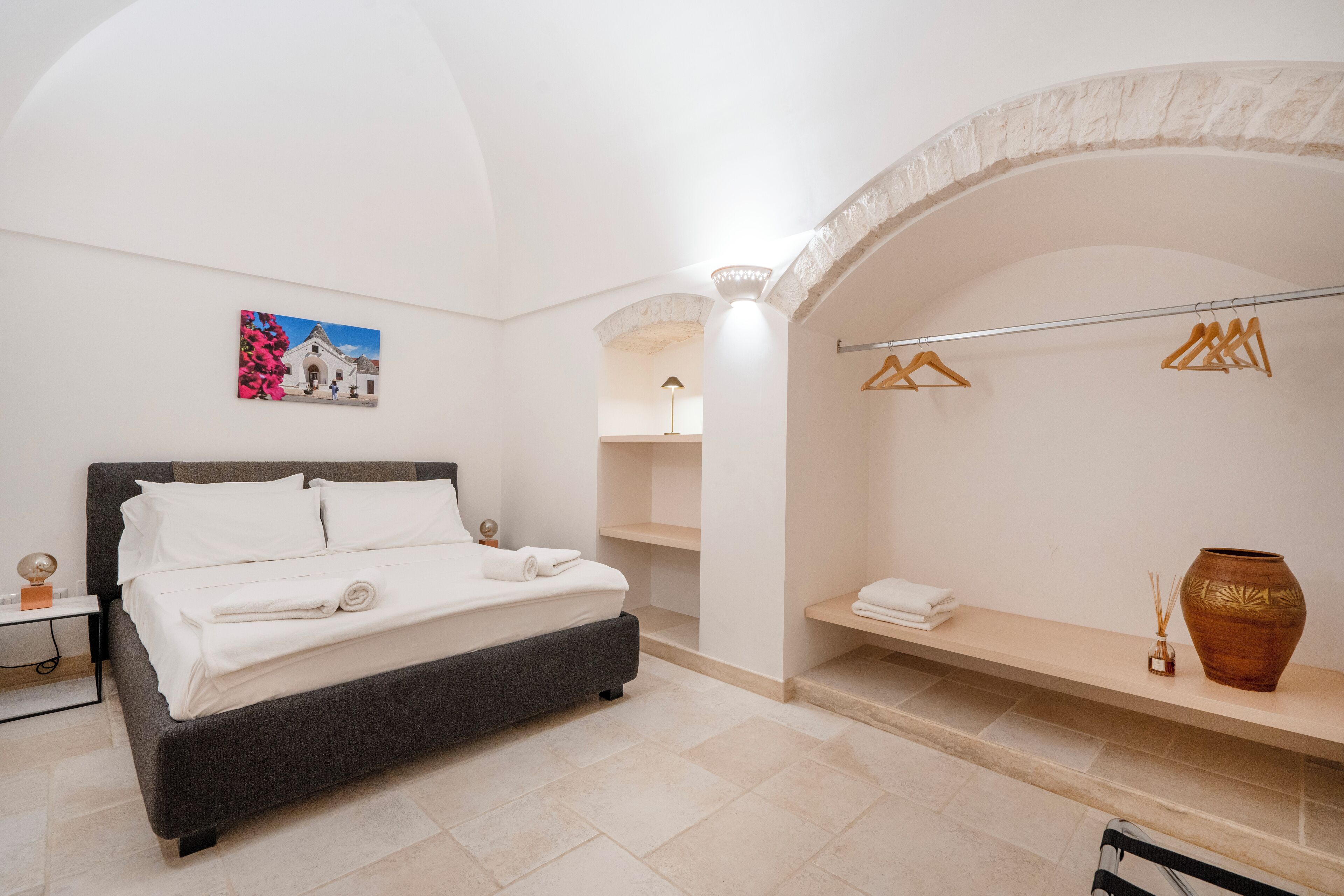 Traditional Suite | Premium bedding, down comforters, desk, soundproofing