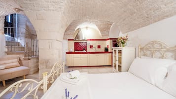 2 bedrooms, premium bedding, down duvets, desk