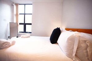 1 chambre, fer et planche à repasser, lit parapluie, Wi-Fi