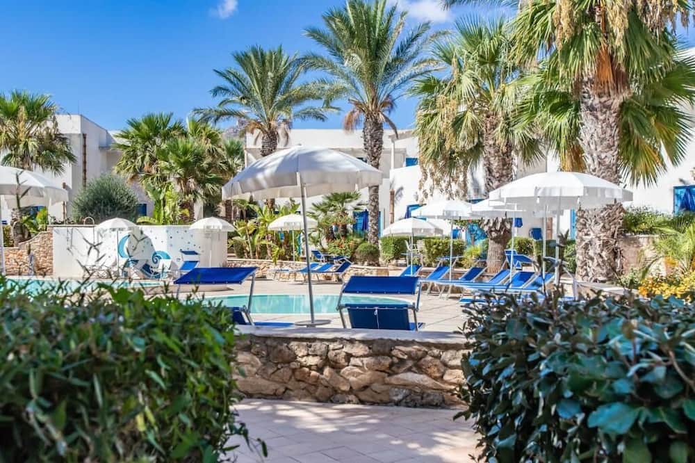 Cala La Luna Resort