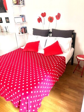 1 Schlafzimmer, BĂŒgeleisen/BĂŒgelbrett, WLAN, BettwĂ€sche