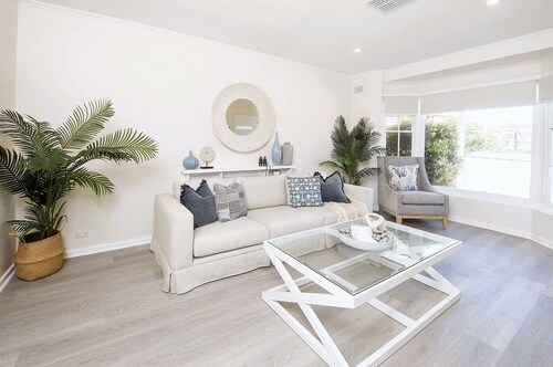 Hampton Style Coastal Apartment