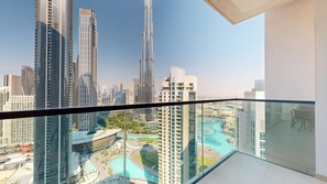 3 bedrooms - Downtown - Act 1 Act 2 Tower 2 3308 (Dubai)