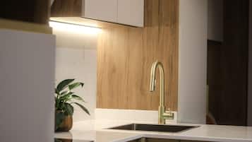 Micro-ondes, four, plaque de cuisson, lave-vaisselle