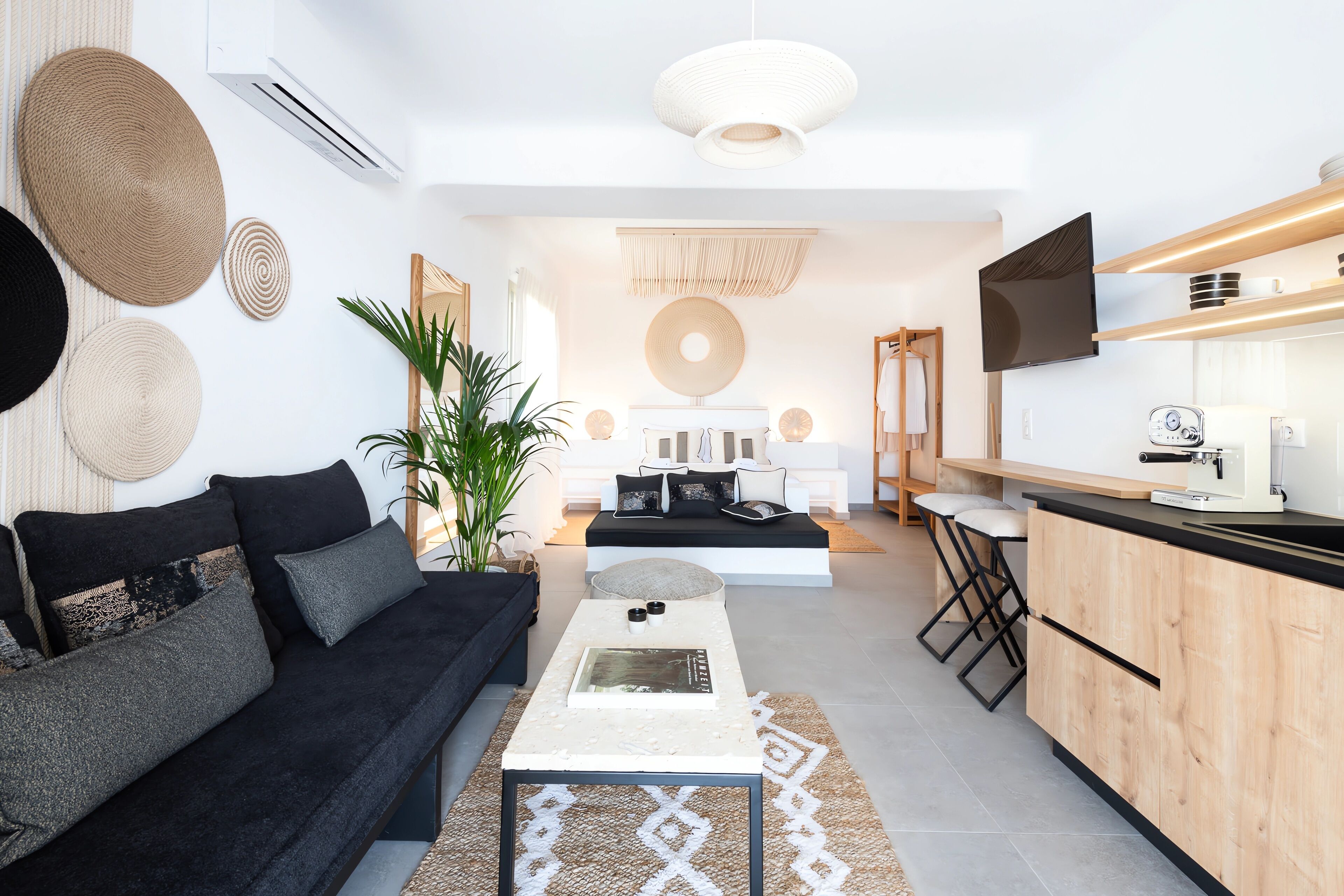 Suite de luna de miel | Área de sala de estar | Televisión de pantalla plana, Netflix y servicios de streaming 