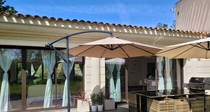 La ParenthÚse Enchantée ⹠Proche Puy du Fou ⹠12 personnes