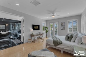 4 bedrooms, desk, iron/ironing board, travel crib