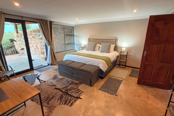 2 bedrooms, desk, iron/ironing board, WiFi (free)