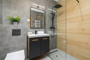 Dusche, Haartrockner, Handtücher