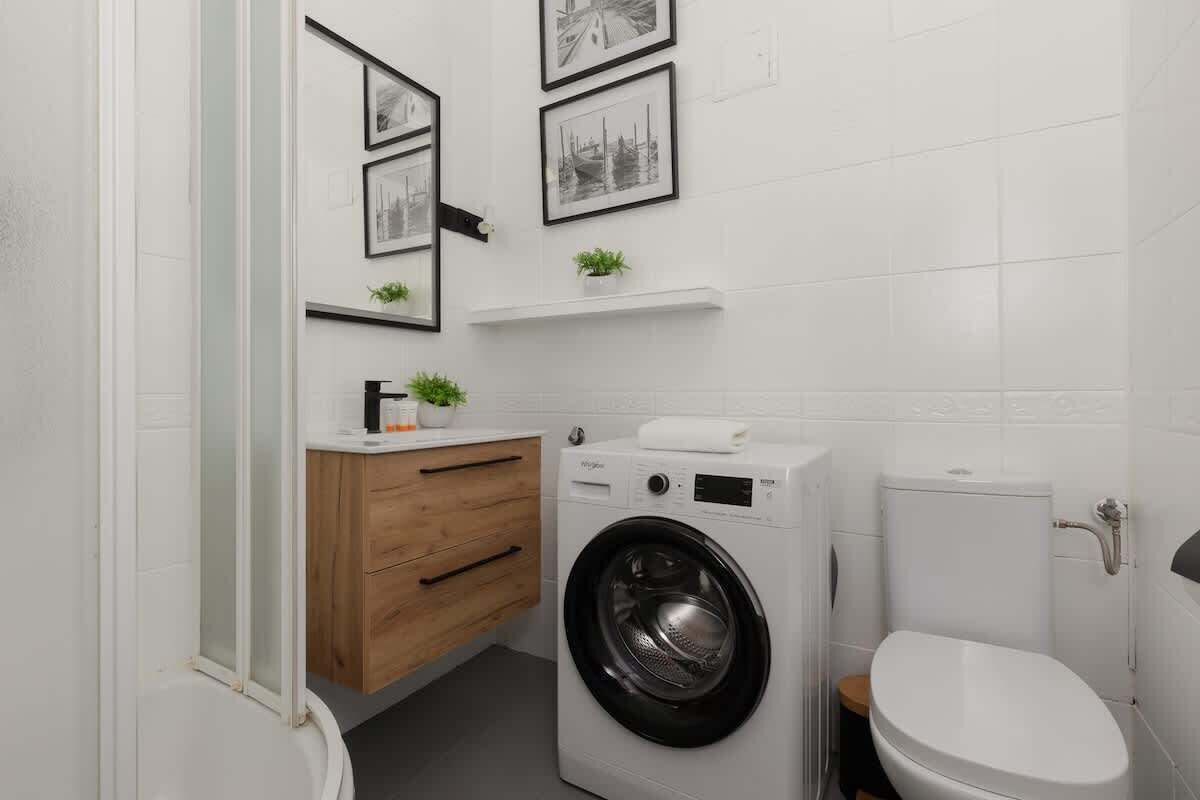 Shower, hair dryer, shampoo