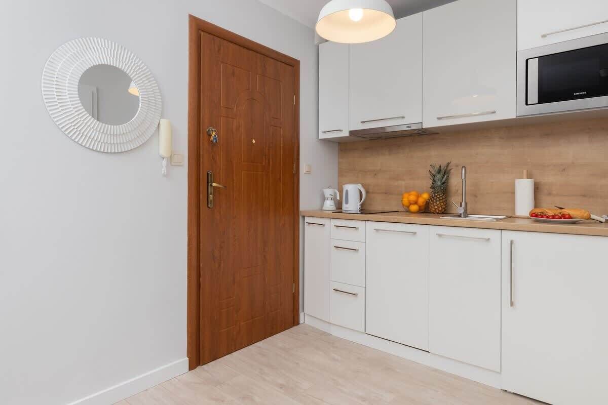 Réfrigérateur, micro-ondes, plaque de cuisson, lave-vaisselle