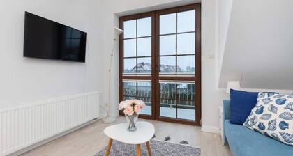 Cozy Apartment | Balcony | Parking | Close to the Beach