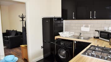 Refrigerador, microondas, horno, tetera/pava eléctrica