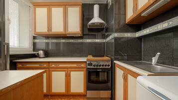 Apartment, 1 Bedroom, Kitchen | Private kitchen