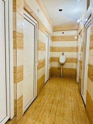 Bathroom - Hotel M K Grand (Varanasi)