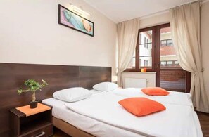3 chambres, fer et planche à repasser, Wi-Fi, draps fournis