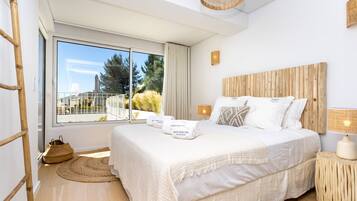 3 bedrooms, iron/ironing board, travel crib, wheelchair access